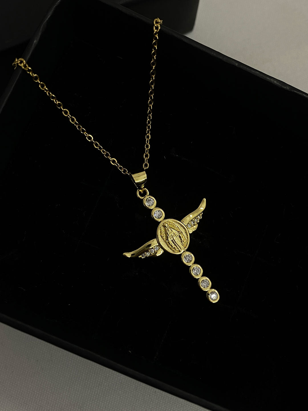 Gold-Plated Cross Pendant Necklace with Angel Wings – Perfect Christmas Gift for Loved Ones